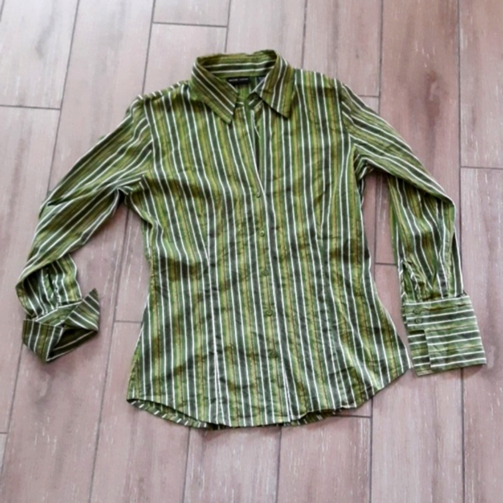 New York & Company stretch fitted striped blouse